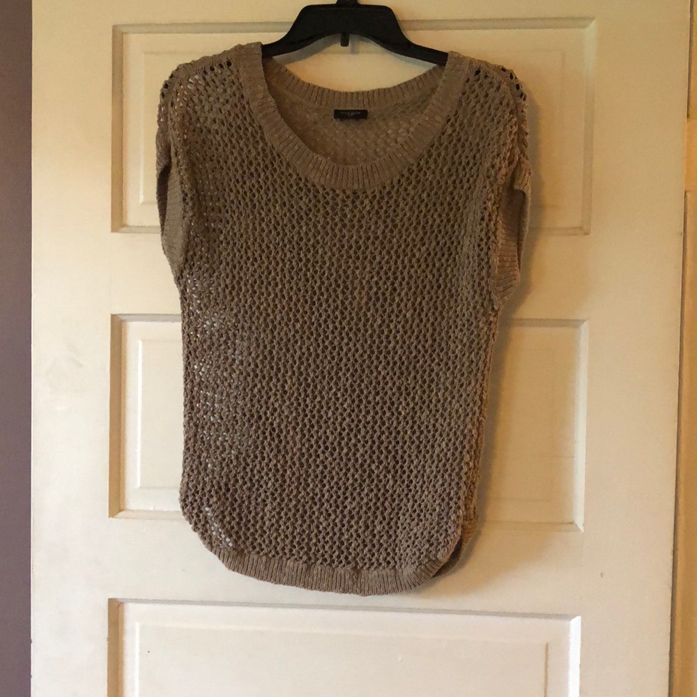 Short sleeved top